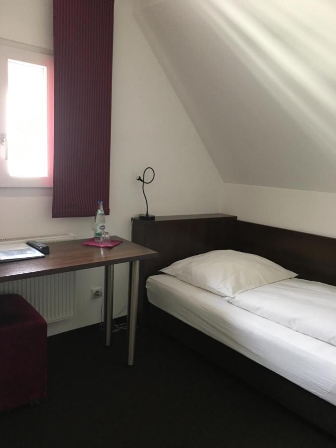Hotel Bergbauer Mit Late-Self-Check-In Neuburg an Der Donau Exterior foto