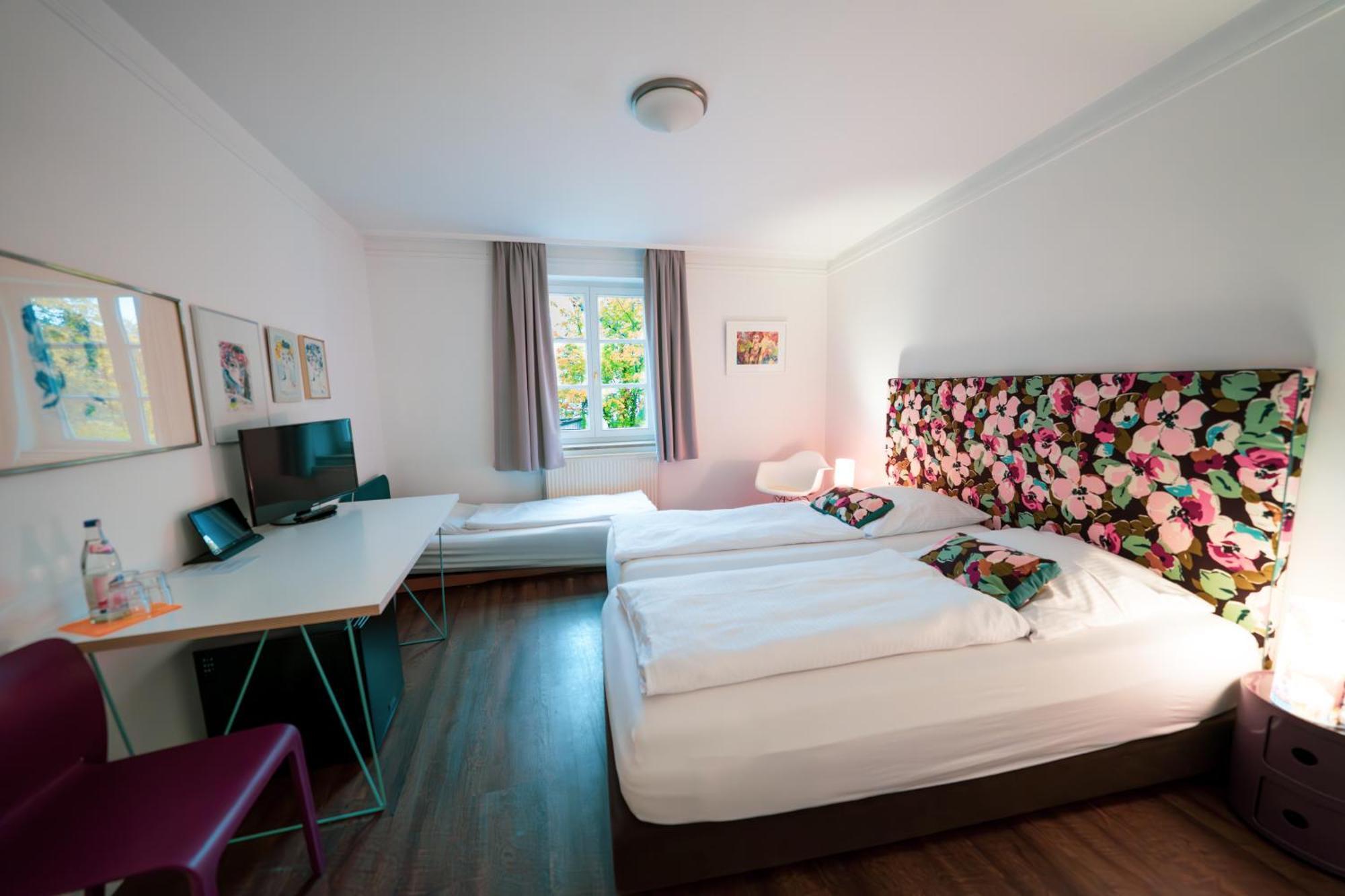 Hotel Bergbauer Mit Late-Self-Check-In Neuburg an Der Donau Exterior foto
