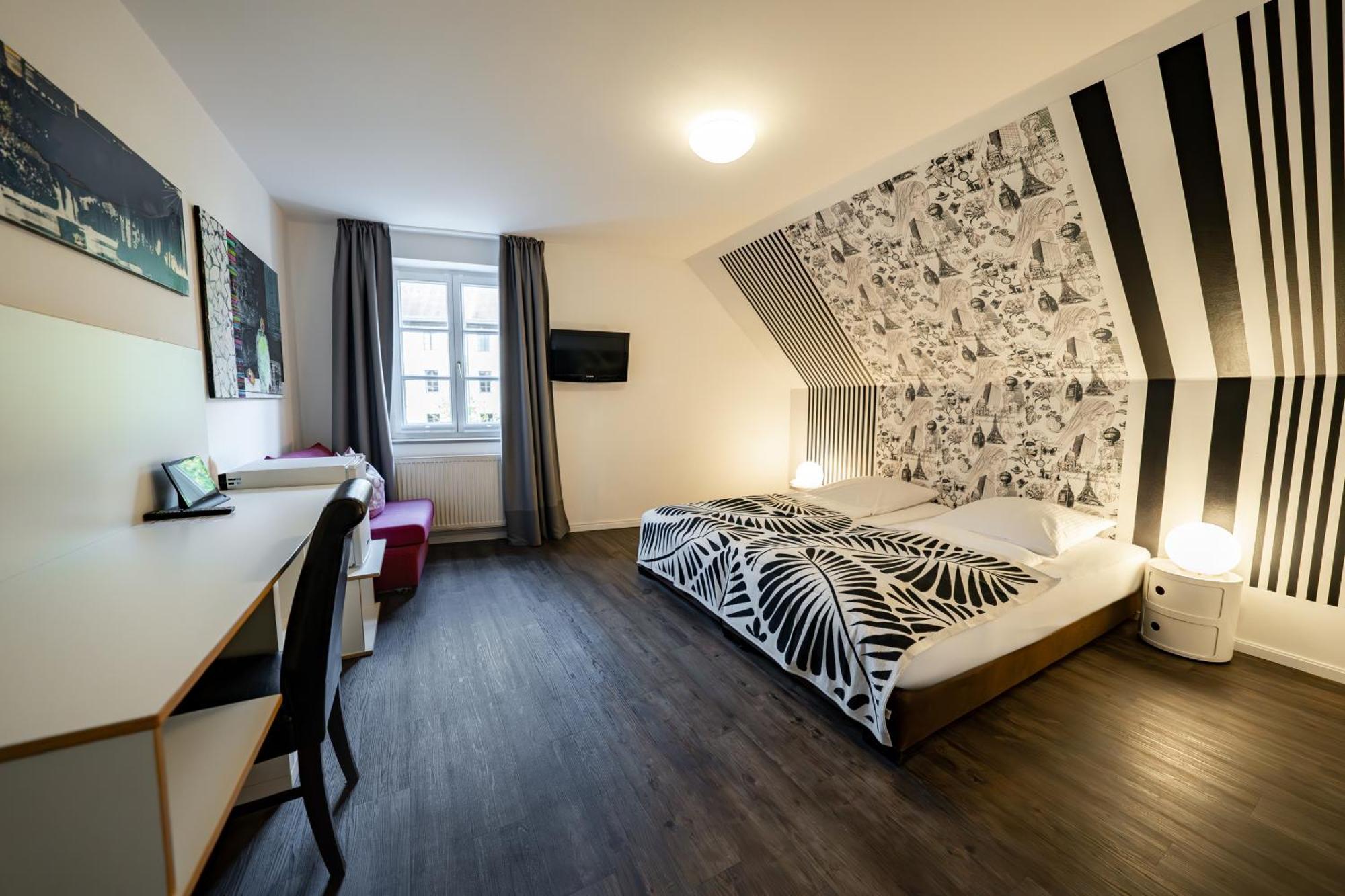 Hotel Bergbauer Mit Late-Self-Check-In Neuburg an Der Donau Exterior foto