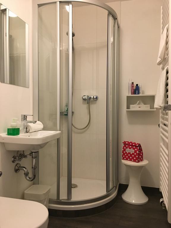 Hotel Bergbauer Mit Late-Self-Check-In Neuburg an Der Donau Exterior foto