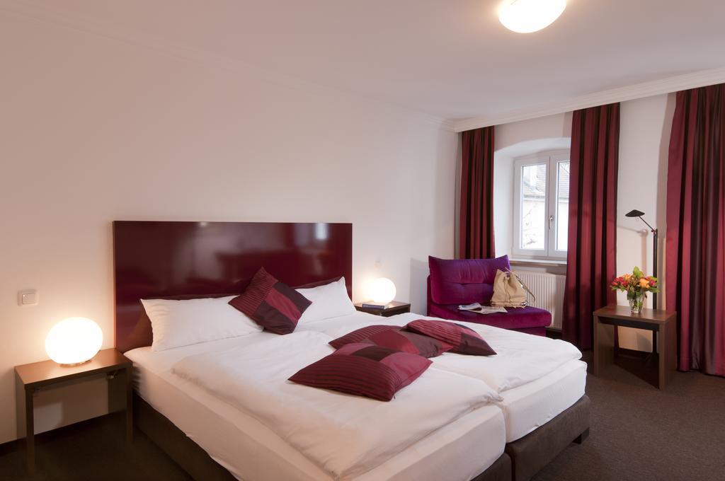 Hotel Bergbauer Mit Late-Self-Check-In Neuburg an Der Donau Exterior foto